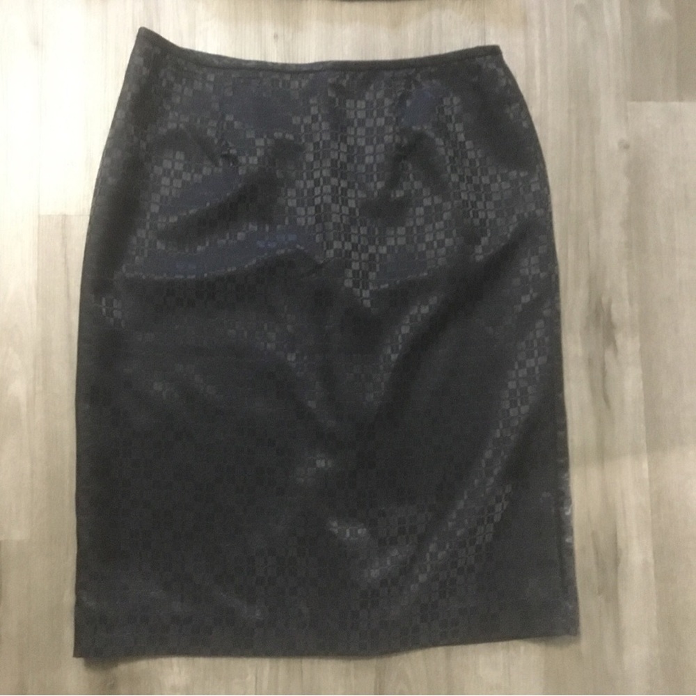 Nicolette Classic Black Women's Two-Piece Skirt Set with Subtle Texture Size 18 - Picture 4 of 8